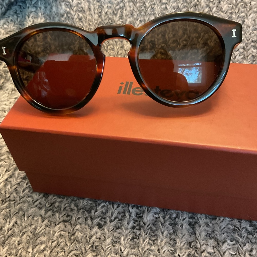 Illesteva Leonard Sand Sunglasses